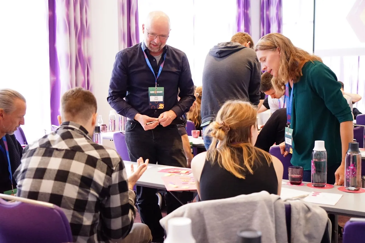 Nahaufnahme von Workshop-Board mit Domänen-Modellierung