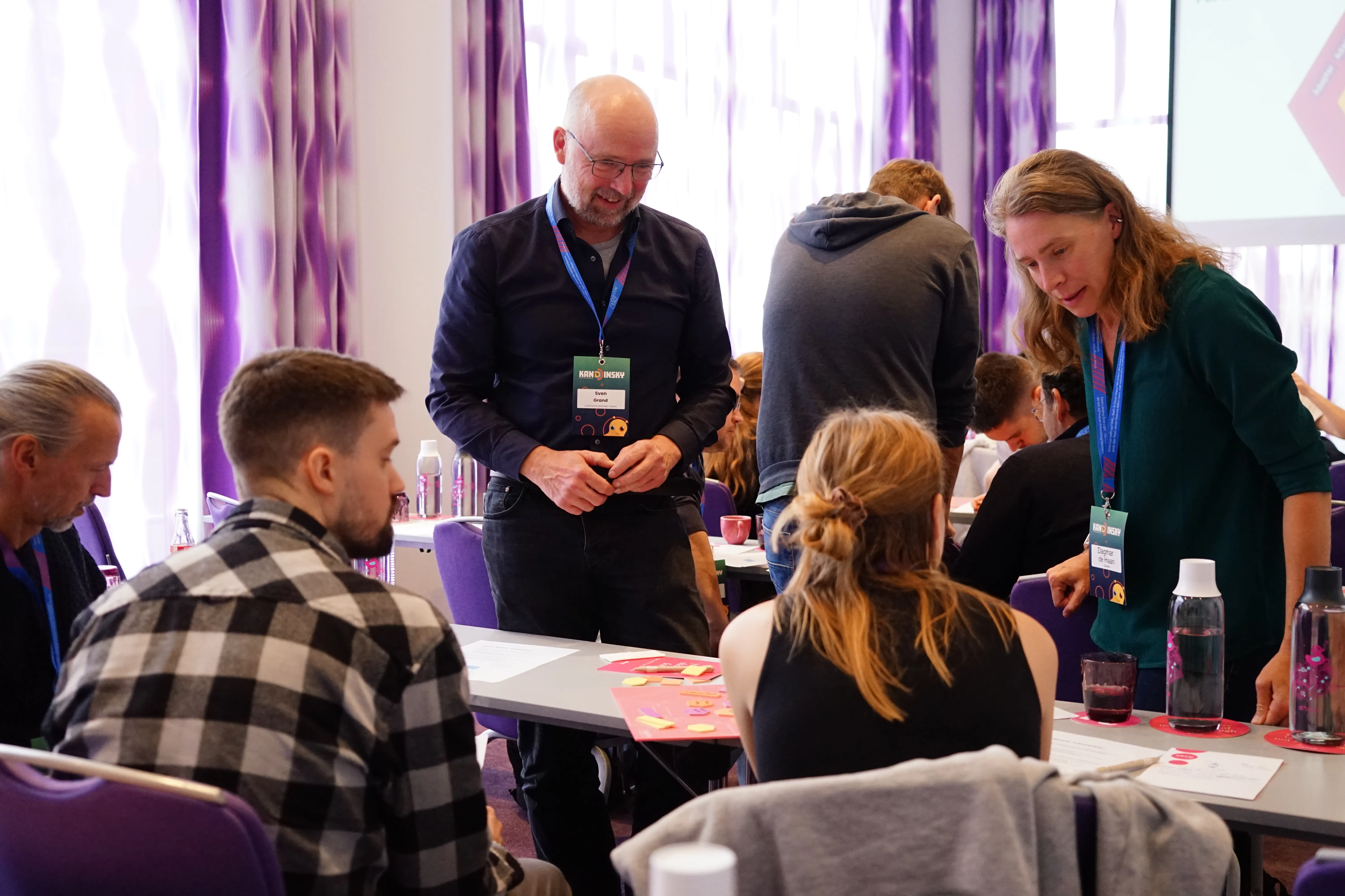 Moderierte Teamdiskussion zur Ausgestaltung von Ports und Abhängigkeiten