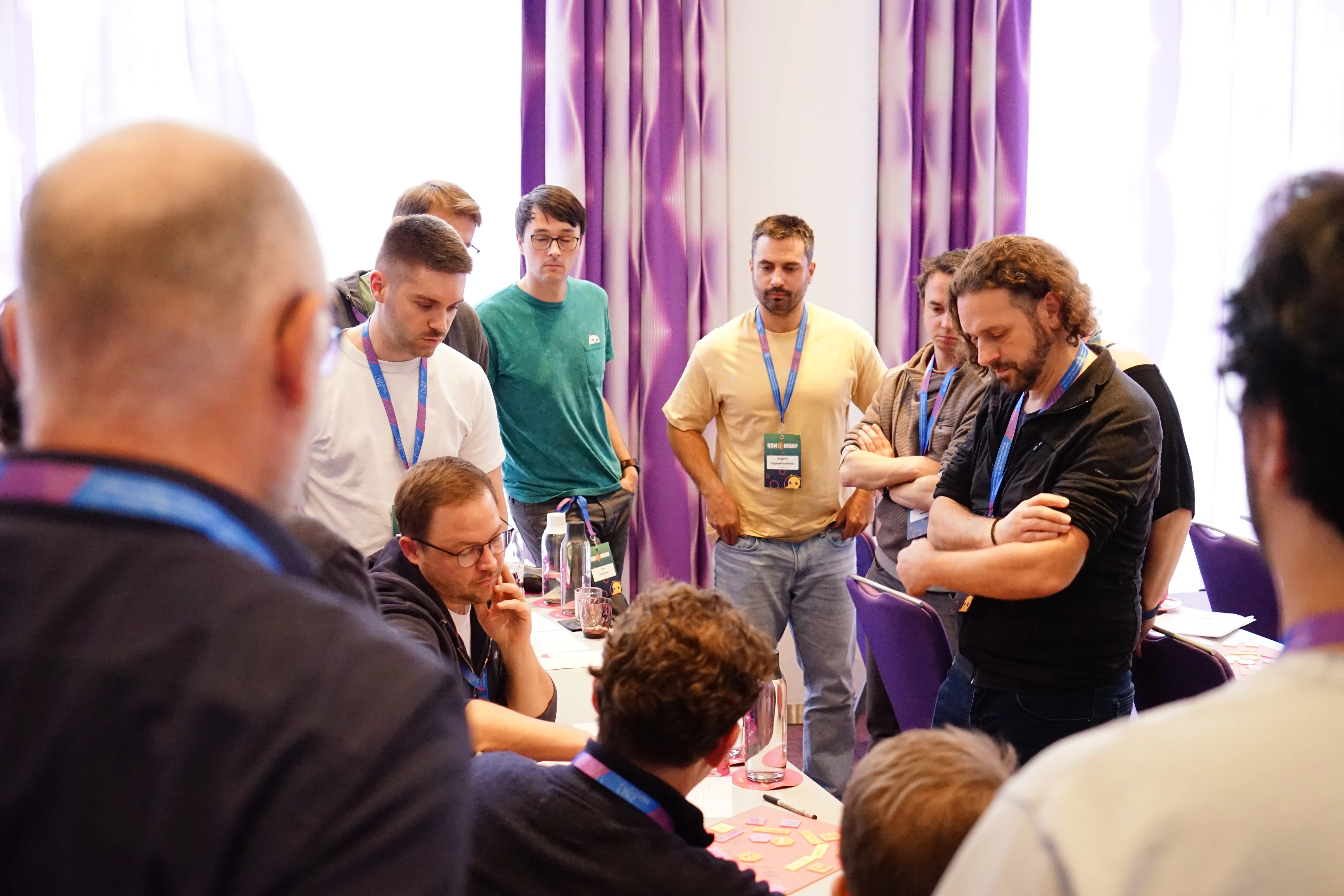 Plenumsphase mit gemeinsamer Reflexion und Abgleich zentraler Architekturentscheidungen